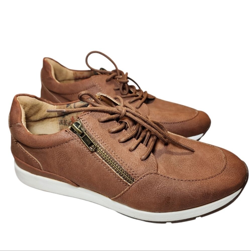 B.O.C Womens Khloe Rust Faux Nubuck Suede Leather, Velvet Lined Sneaker Size 8M